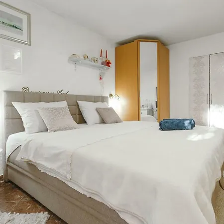 Bingo Apartment *